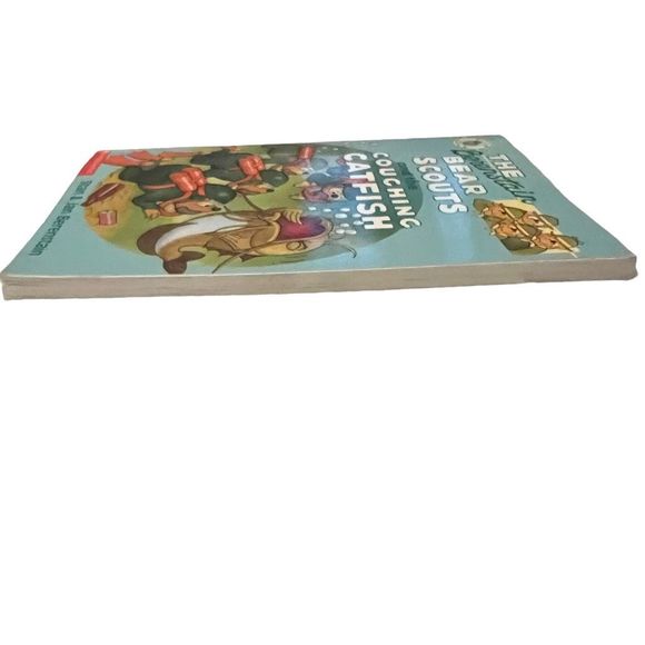 The Berenstain Bear Scouts And The Coughing Catfish Scholastic PB Chapter Book - Picture 3 of 8